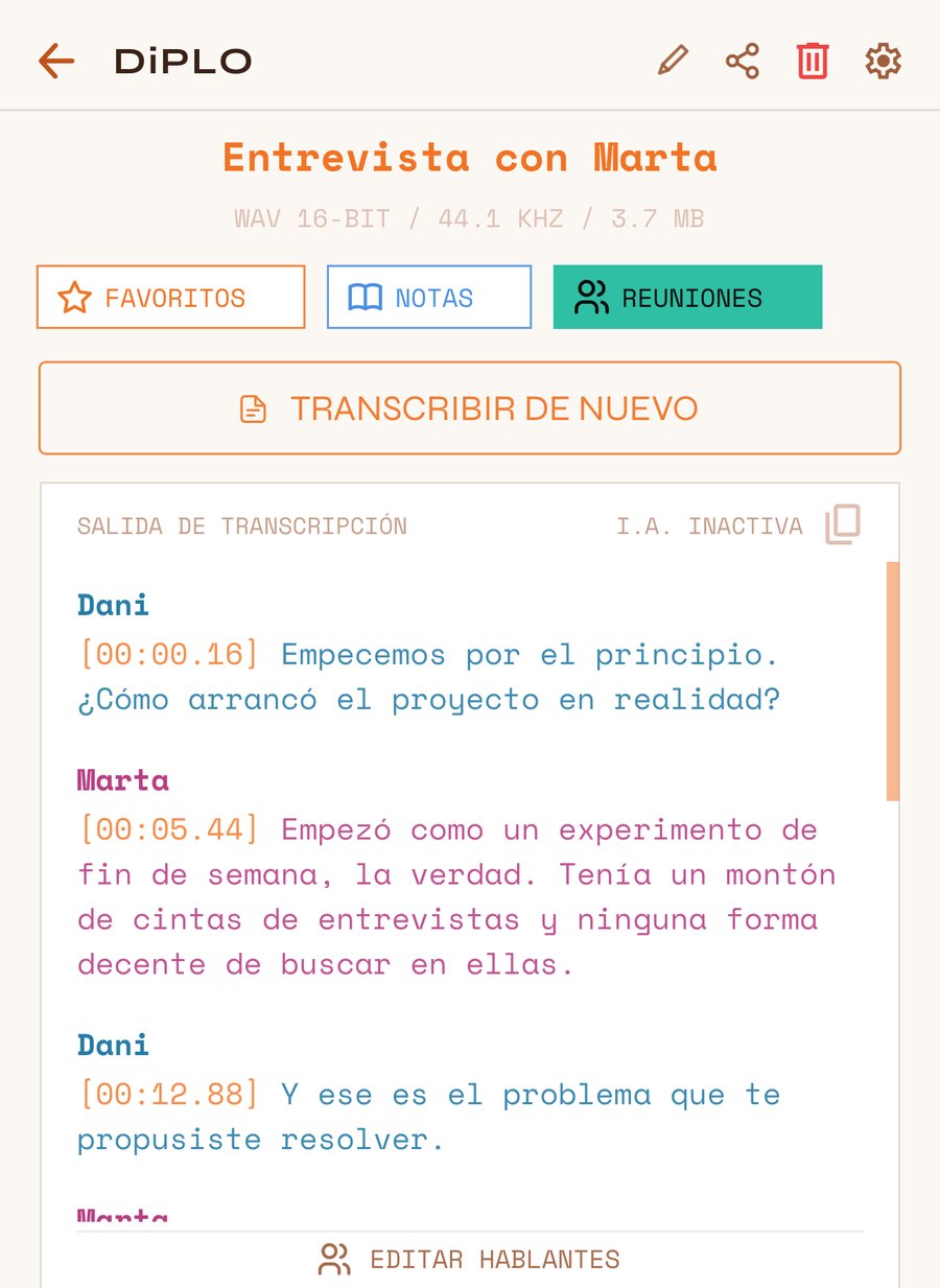 Transcripción con dos hablantes, marcas de tiempo y el botón EDITAR HABLANTES